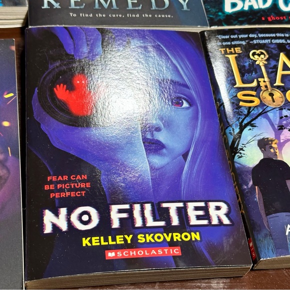 Scholastic Mystery Books Lot of 6 Tween Teen Summer Reading Middle Grades - Picture 4 of 10